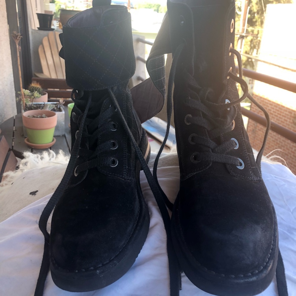 !SOLD!”🔥Chanel black suede combat boots🔥8.5/9 - Picture 7 of 7